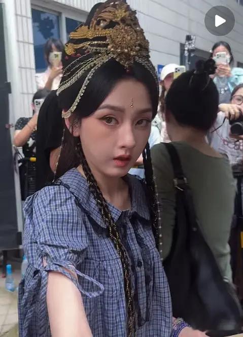 感觉宋祖儿这状态不太对劲啊，这也太瘦了 