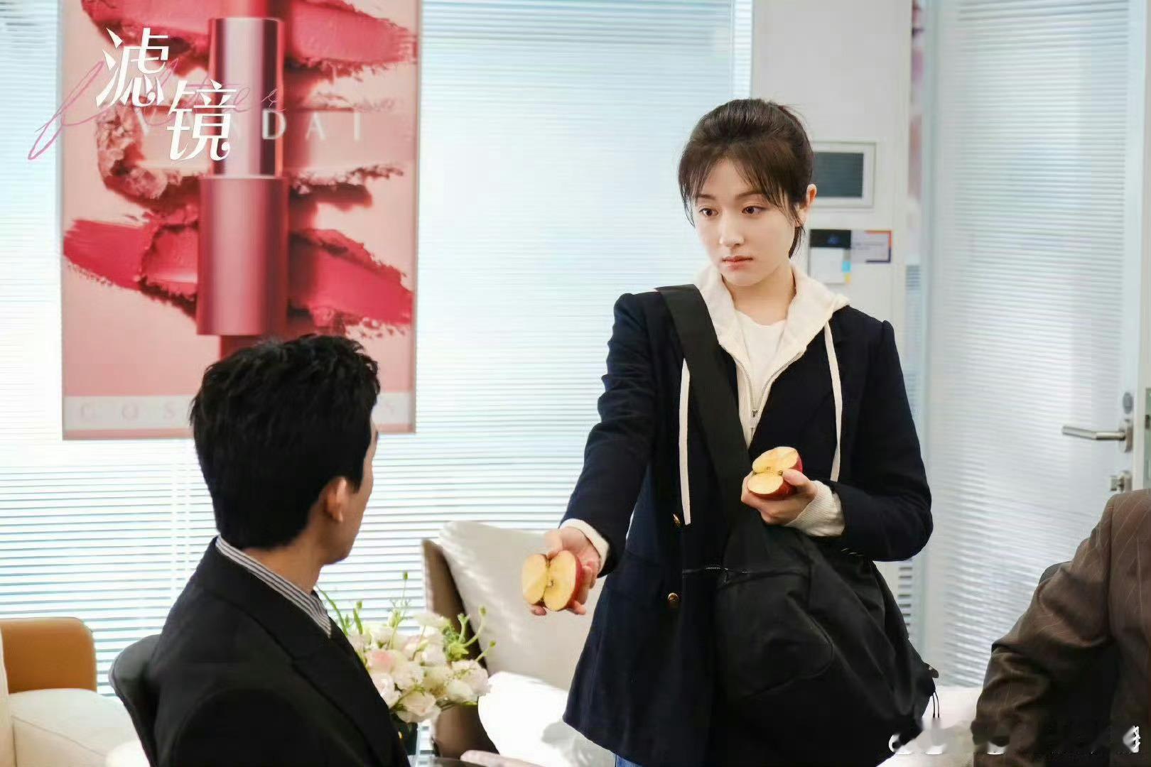 李兰迪演的是2.0版的家有仙妻吧 李兰迪演的是2.0版的家有仙妻吧，剧情的设定好
