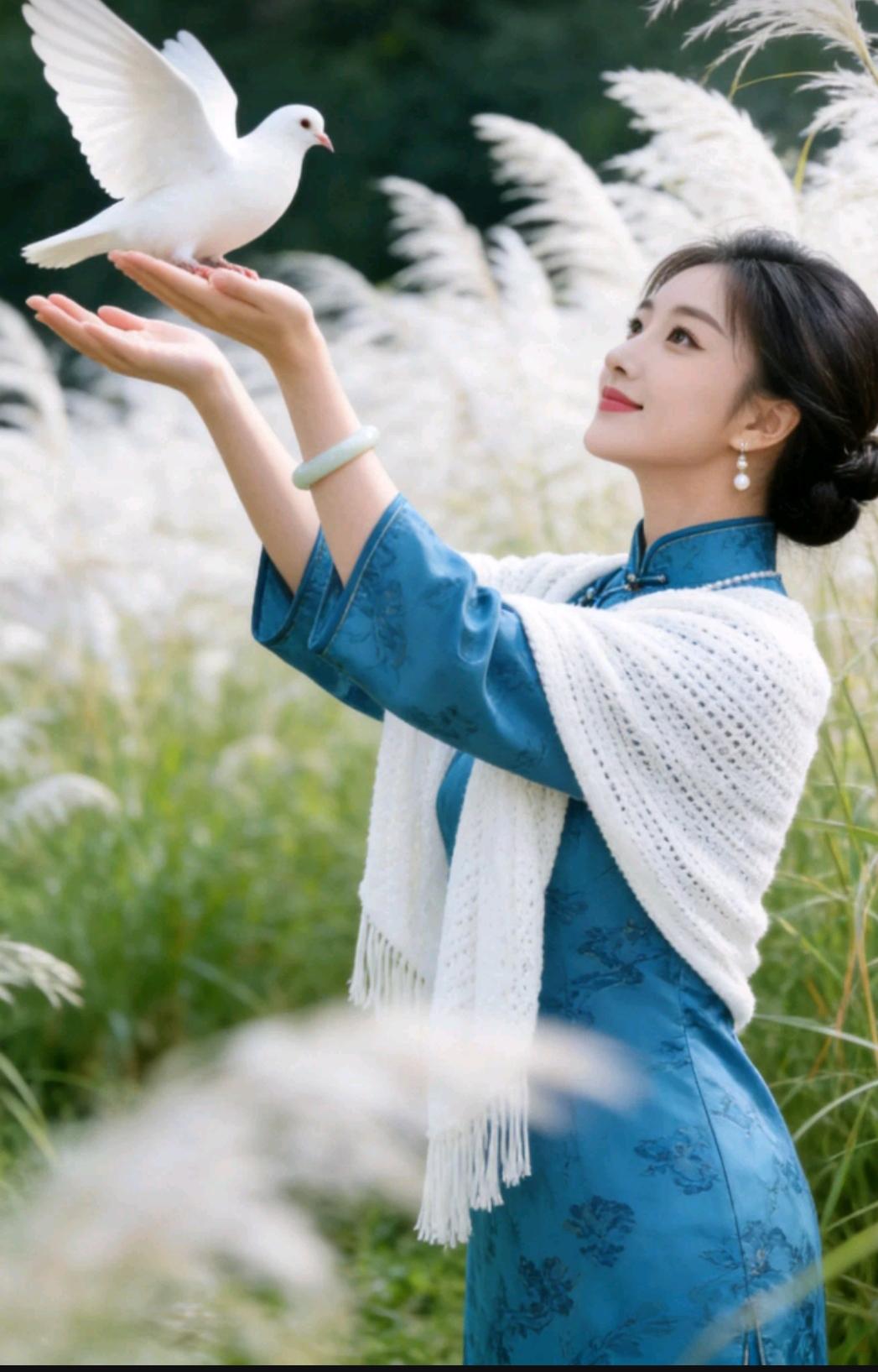 有这么一家人，儿子和媳妇在里屋打仗，婆婆一家人在外屋理都没理。
后来儿子给儿媳砍