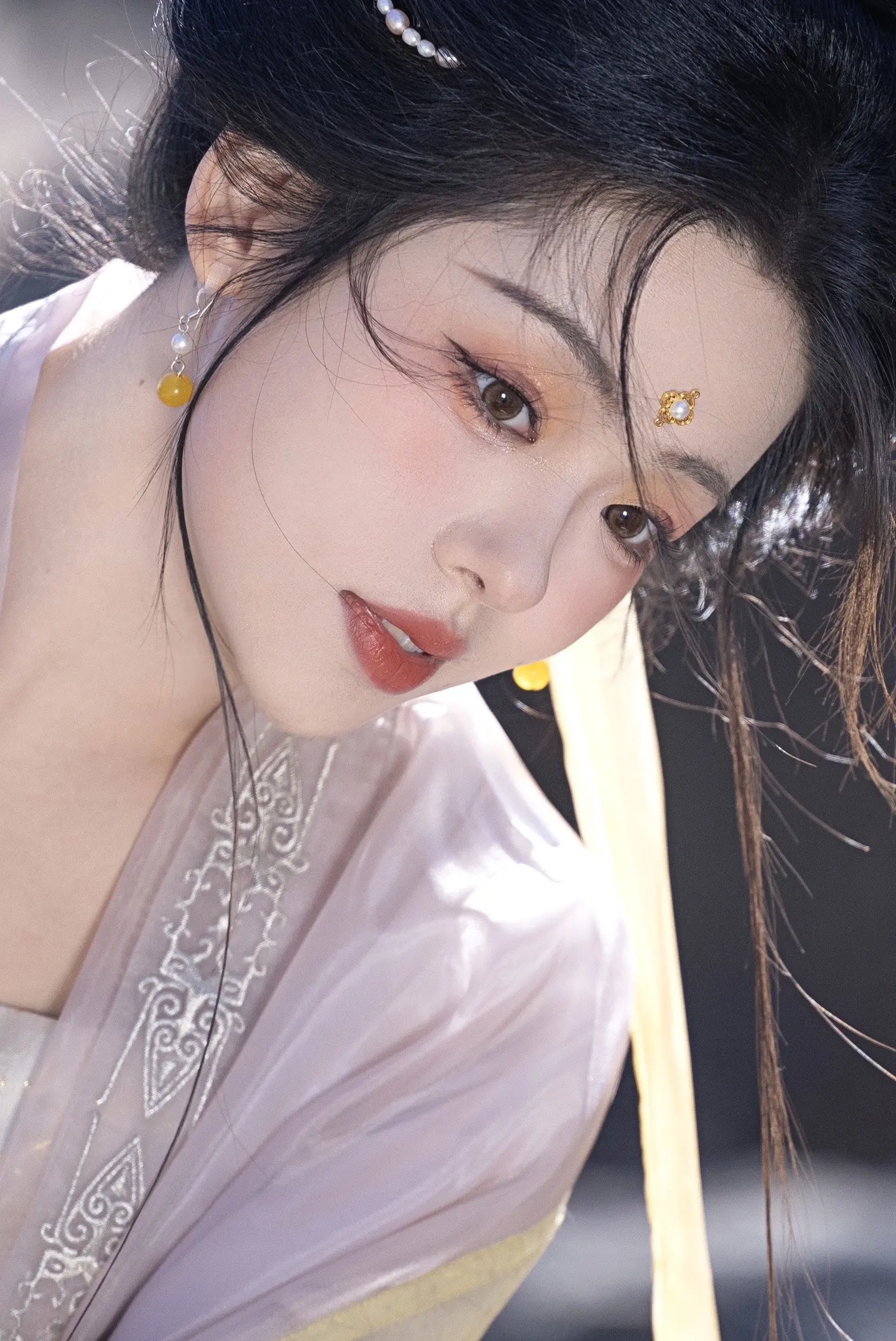 “爱意藏在风里”