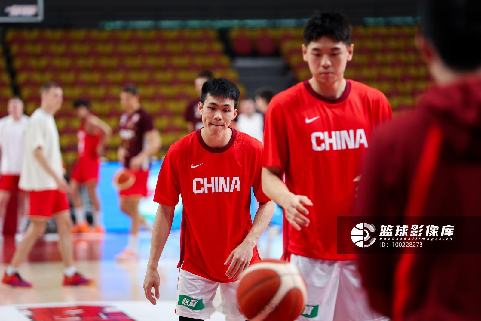 中国男篮中国男篮 很多人应该都想看看庞老六在国家队会是什么表现，听说他在短训营练