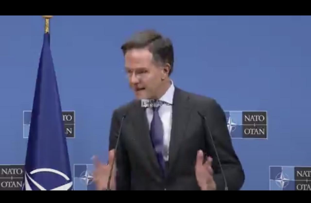 曾经叫特朗普“老爸”的北约秘书长吕特试图打消人们对美国的疑虑，他表示：

“美国