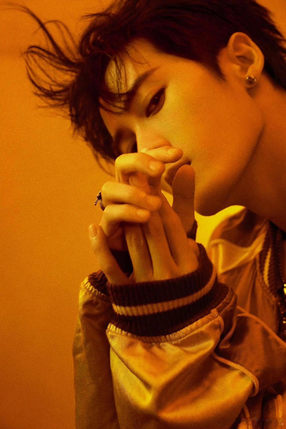 #檀健次唱英文歌#新专辑二公主“焕”超好听，快去支持！声音好苏，每首歌都好好听！