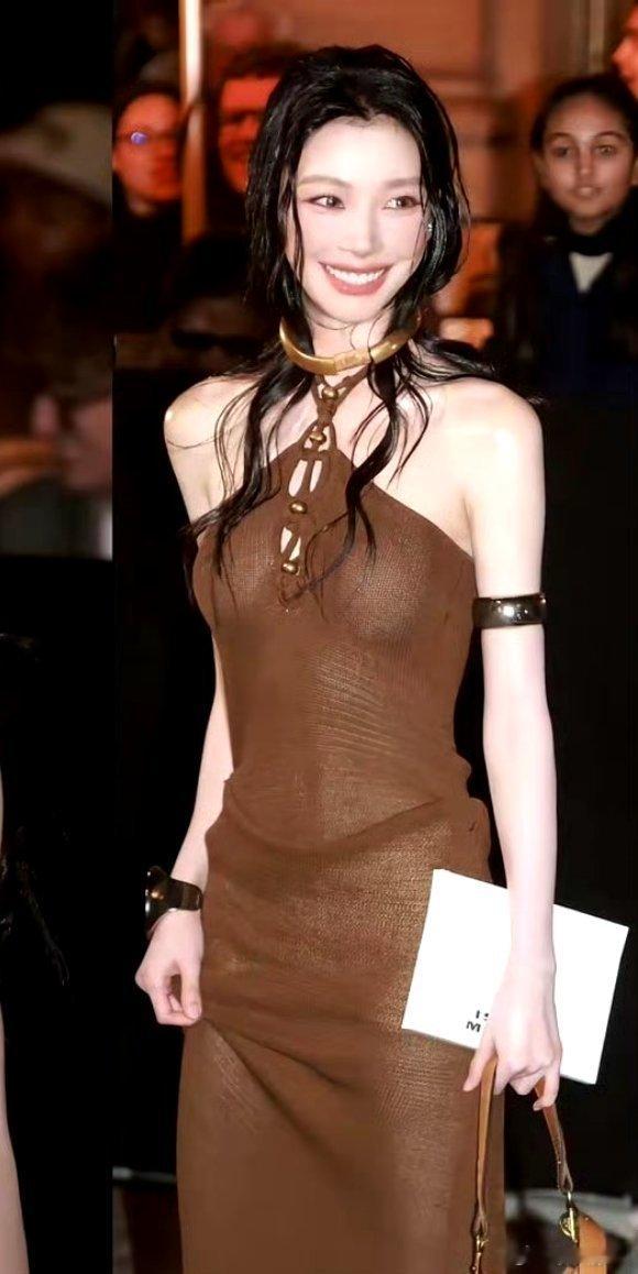 易梦玲否认与发小恋情啥玩意儿？他已经跟胡彦斌分手了？？？这也太快了吧 