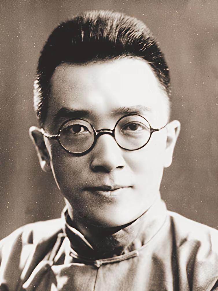 胡适对老蒋说：
“总统，你错了！”
这就是思想自由。