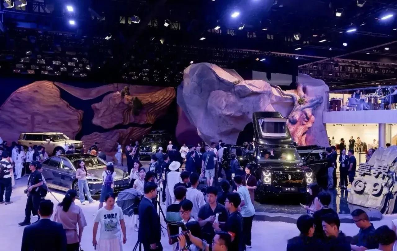 今年成都车展，车企集体”变老实”：大型发布会消失了，高管不上台讲故事了，还有品牌