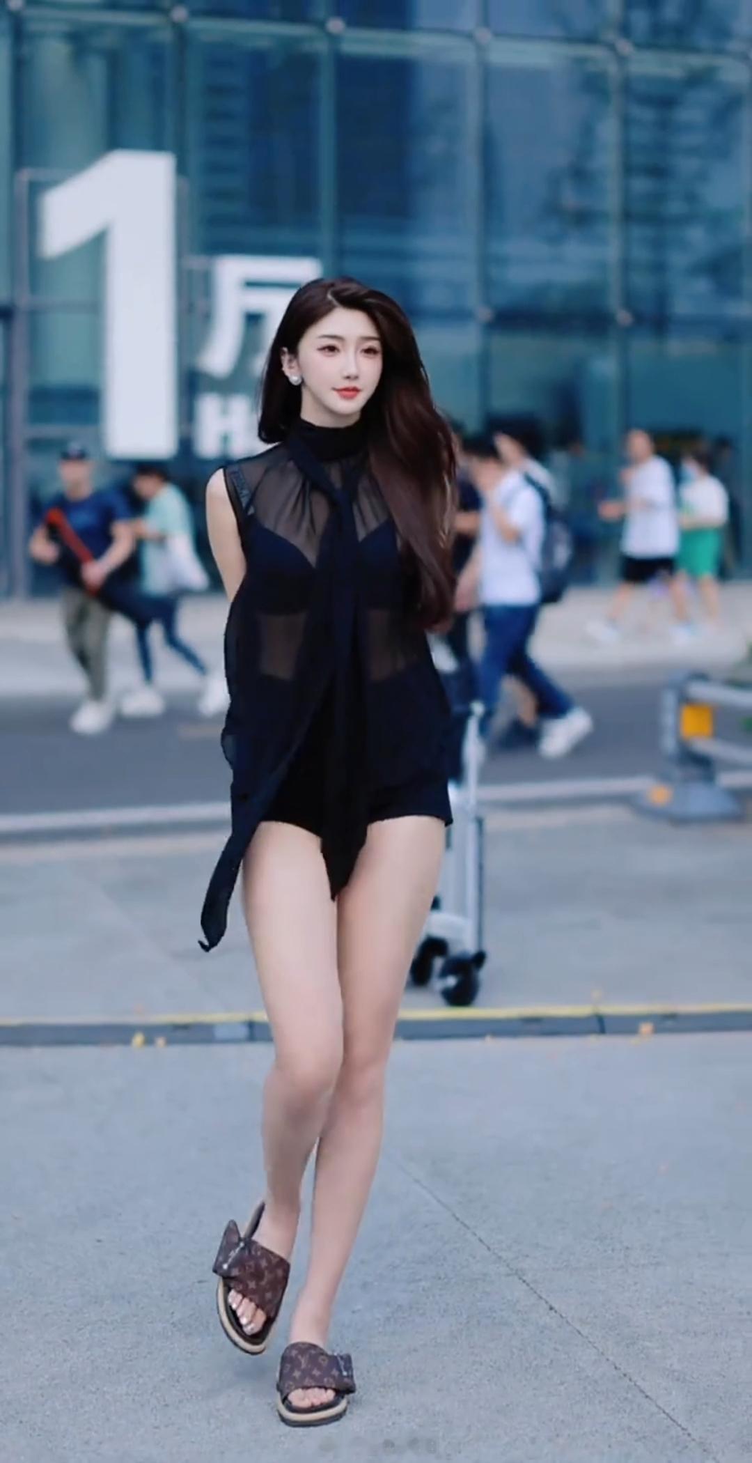 【成都街拍】貌美如花。丨摄影拍照每日穿搭 ​​​