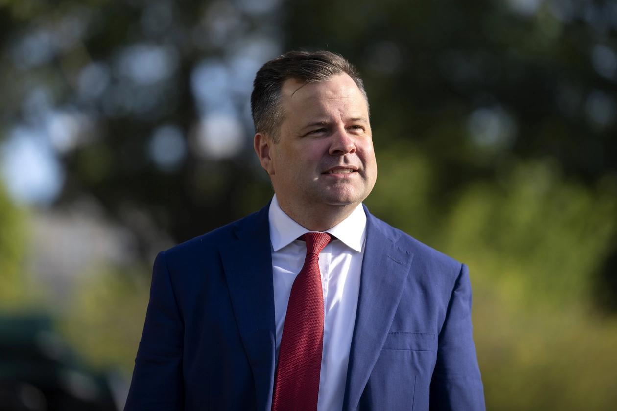 白宫团队对联邦住房金融局局长比尔·普尔特极为愤怒，原因是他在未充分沟通的情况下，