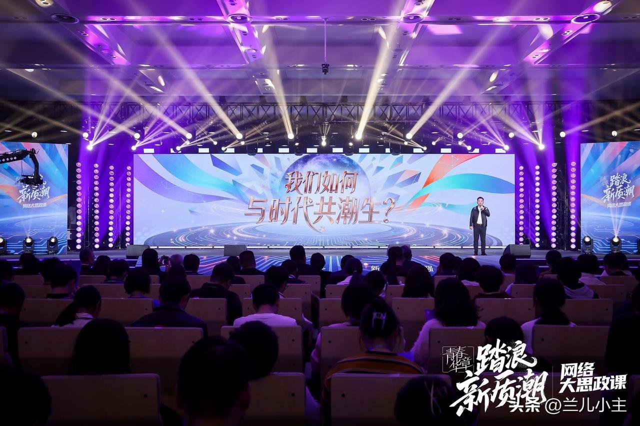 去年有幸去了一趟天津，多角度拍摄了天津眼，夜游了海河。感受到了这座城市的经典与发