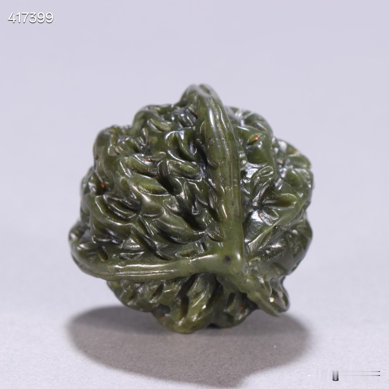 旧藏 碧玉核桃一对
规格∶高4.1cm宽3.7cm