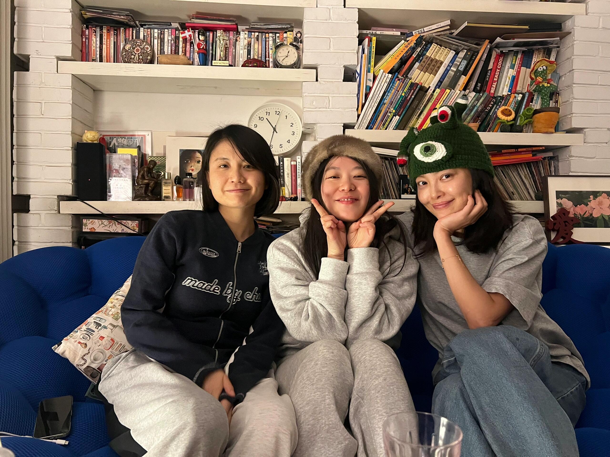 辛芷蕾、邵艺辉在黄璐家聚餐🎈辛芷蕾一下飞机就饿坏了🤣 