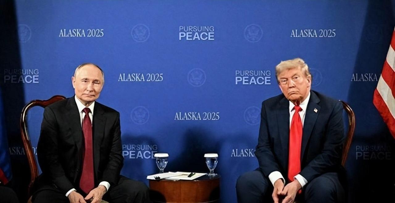 格陵兰被盯上，斯瓦尔巴危险了？挪威急了。
美国那边特朗普又在说要拿下格陵兰岛。他