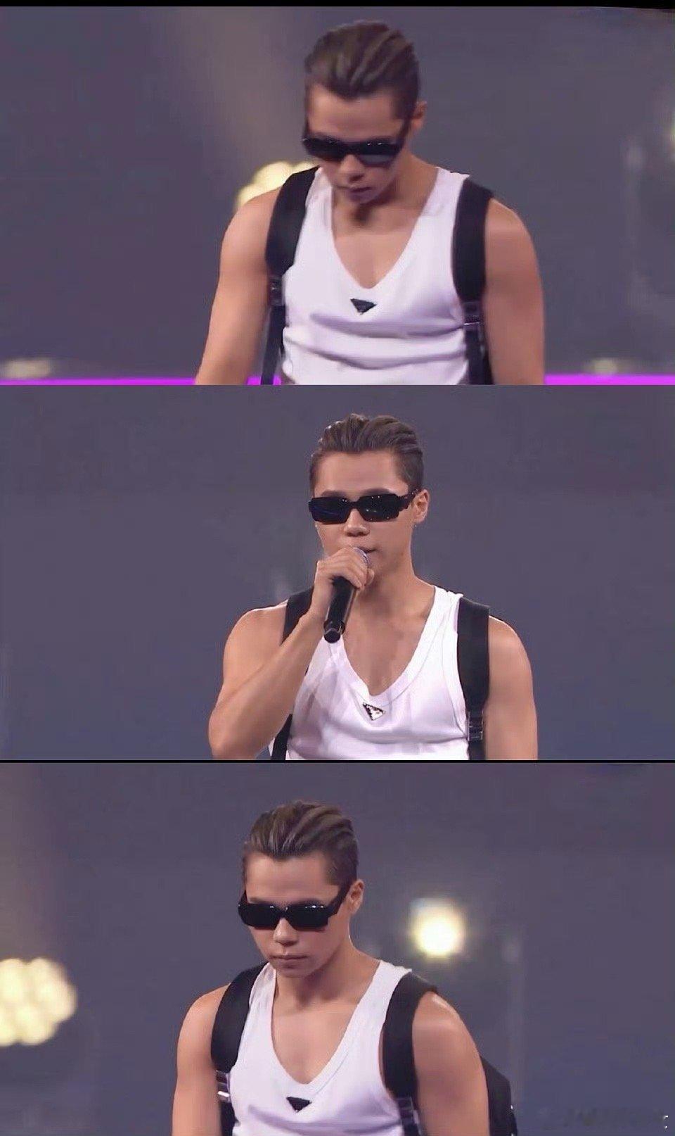 汪苏泷负责唱 林宥嘉负责cos汤令山 一个开口封神稳控全场，一个造型撞脸笑不活了