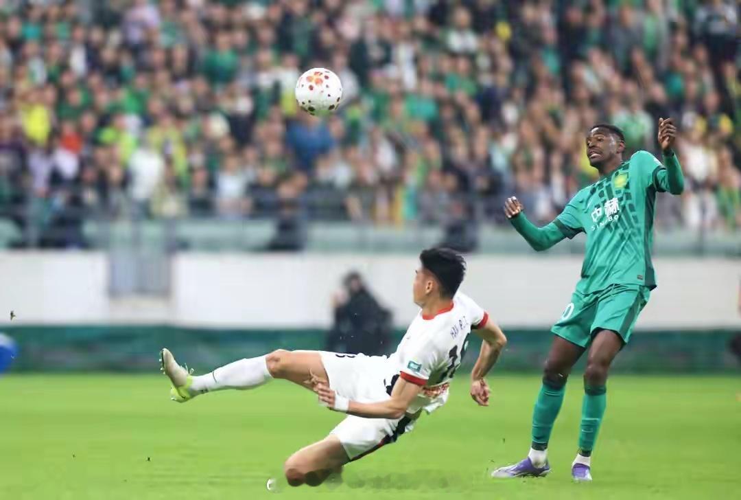 客场2:1逆转国安！成都蓉城继续稳坐中超榜首北京时间4月12日，在刚刚结束的中超