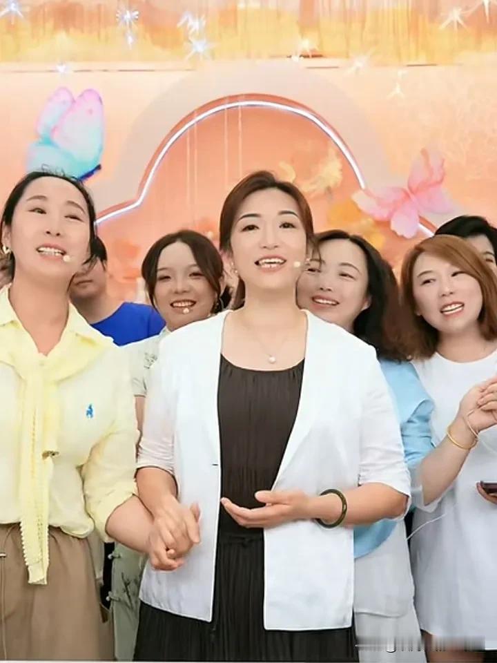许健华再次开启带货，流量极速下降，往日辉煌不再！

6月28号上午许健华和大女儿