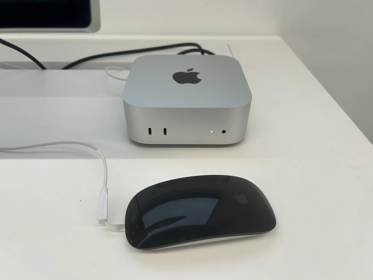 Mac mini M4，性能小钢炮，历经12年终于更新了ID设计！话说这个底部充
