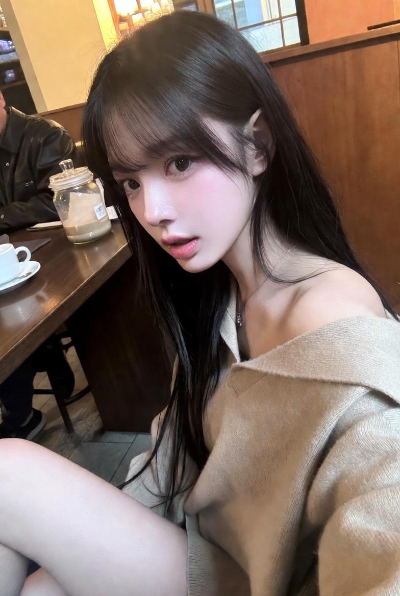 坐在身边还没有感觉吗