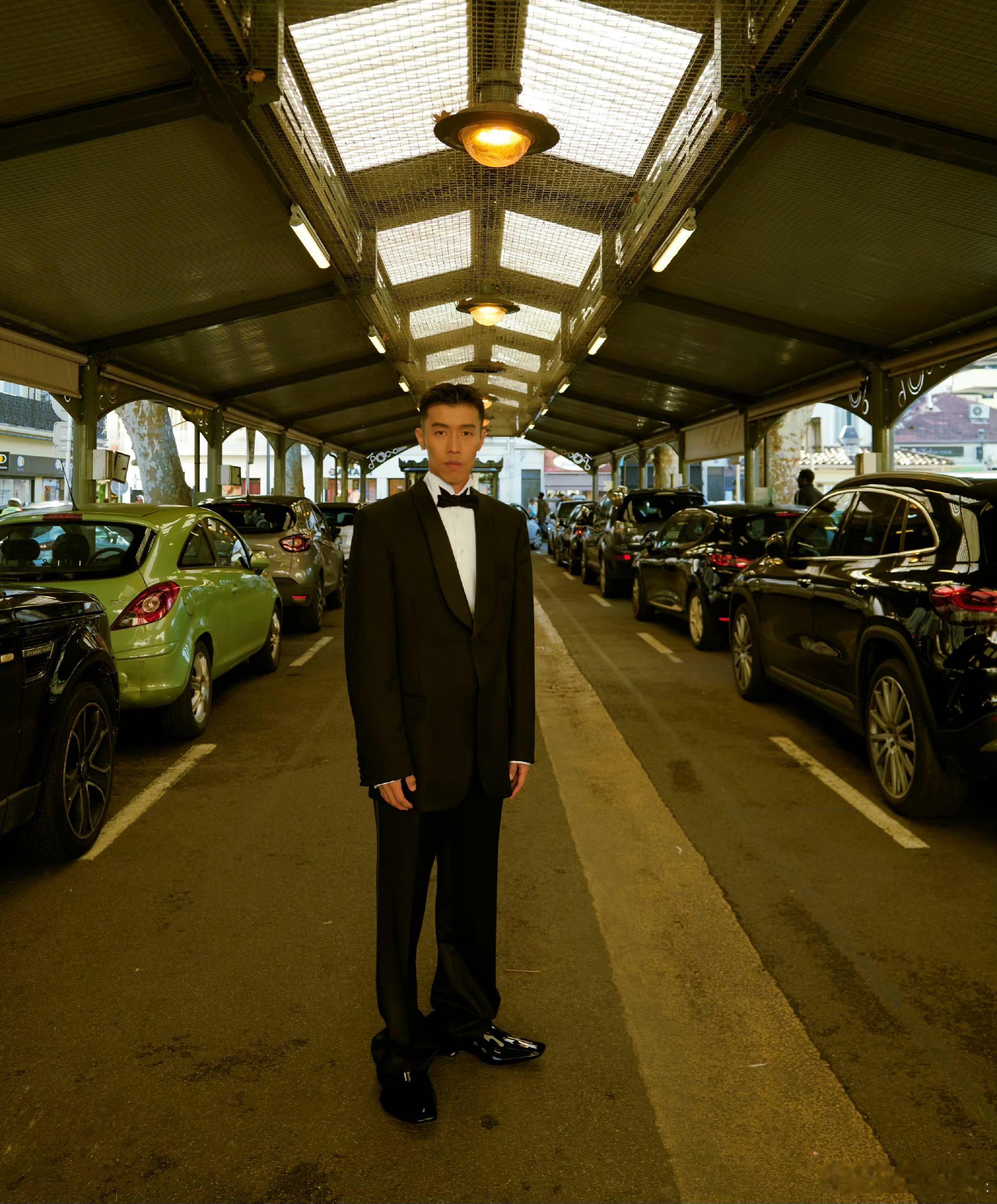 #捆绑上天堂圣塞多伦多双入围##倪妮周游新片入围两大国际电影节# 《捆绑上天堂》