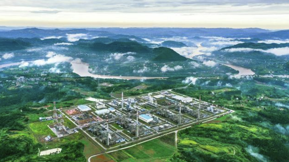 【 四川盆地有40万亿立方米天然气  】12月26日消息，从中国石化获悉，该公司