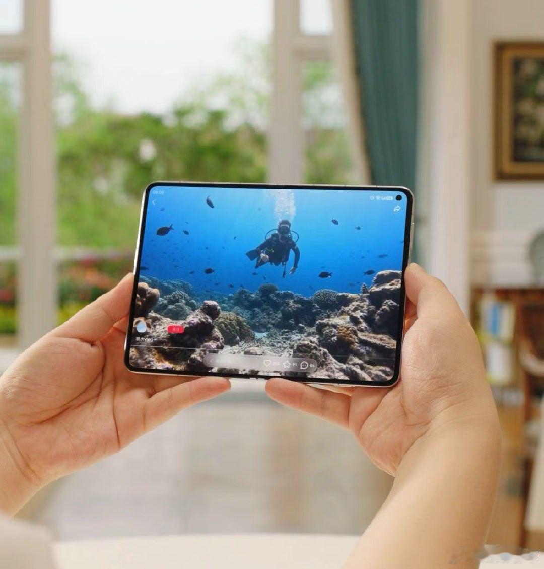 华为官宣大阔折命名PuraXMax 华为这波直接定义折叠屏新方向！全球首款大阔折