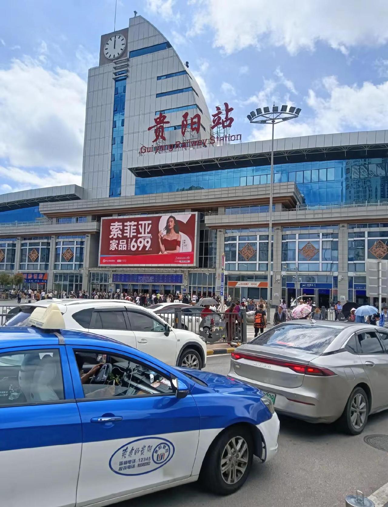岁月悠悠，走过春秋，大街小巷，穿梭如流。贵阳这座城市从2011年大开发大发展，我