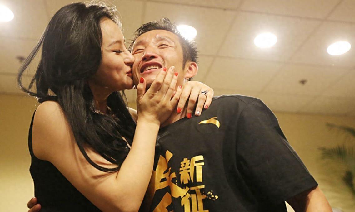 邹市明与冉莹颖的创业坎坷路：从奥运冠军到商业战场
邹市明退役后冉莹颖并没有选择安