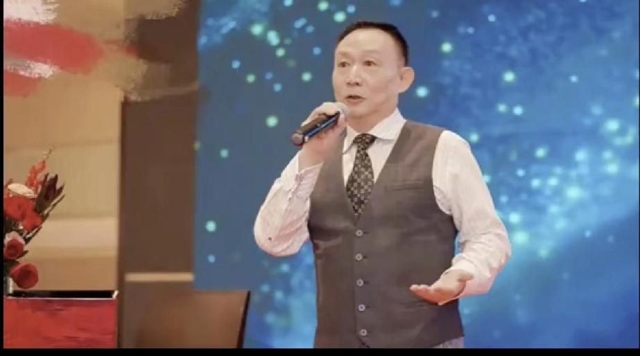 卢麒元这话真的听着都觉得后背发凉。
老婆孩子都在大洋彼岸的人，存款都在瑞士银行，