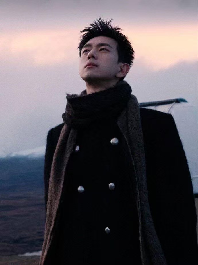 李现终于原谅现偶了 有人说现偶不需要演技，但李现演的现偶就是不一样。韩商言的火不