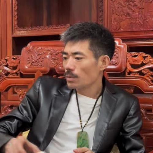 阿四，他已经从一个租车拍视频的人，变成了一个在杭州有两套房的人。他那套价值600