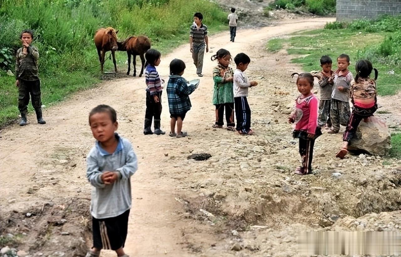 农村现状：下河洗澡、上山打鸟，没父母管教的我差点把命搭在老家
本文讲述了一个河南