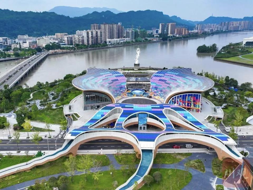 【人生就像卫生纸，没事尽量少扯】
        “人生就像卫生纸，没事尽量少扯