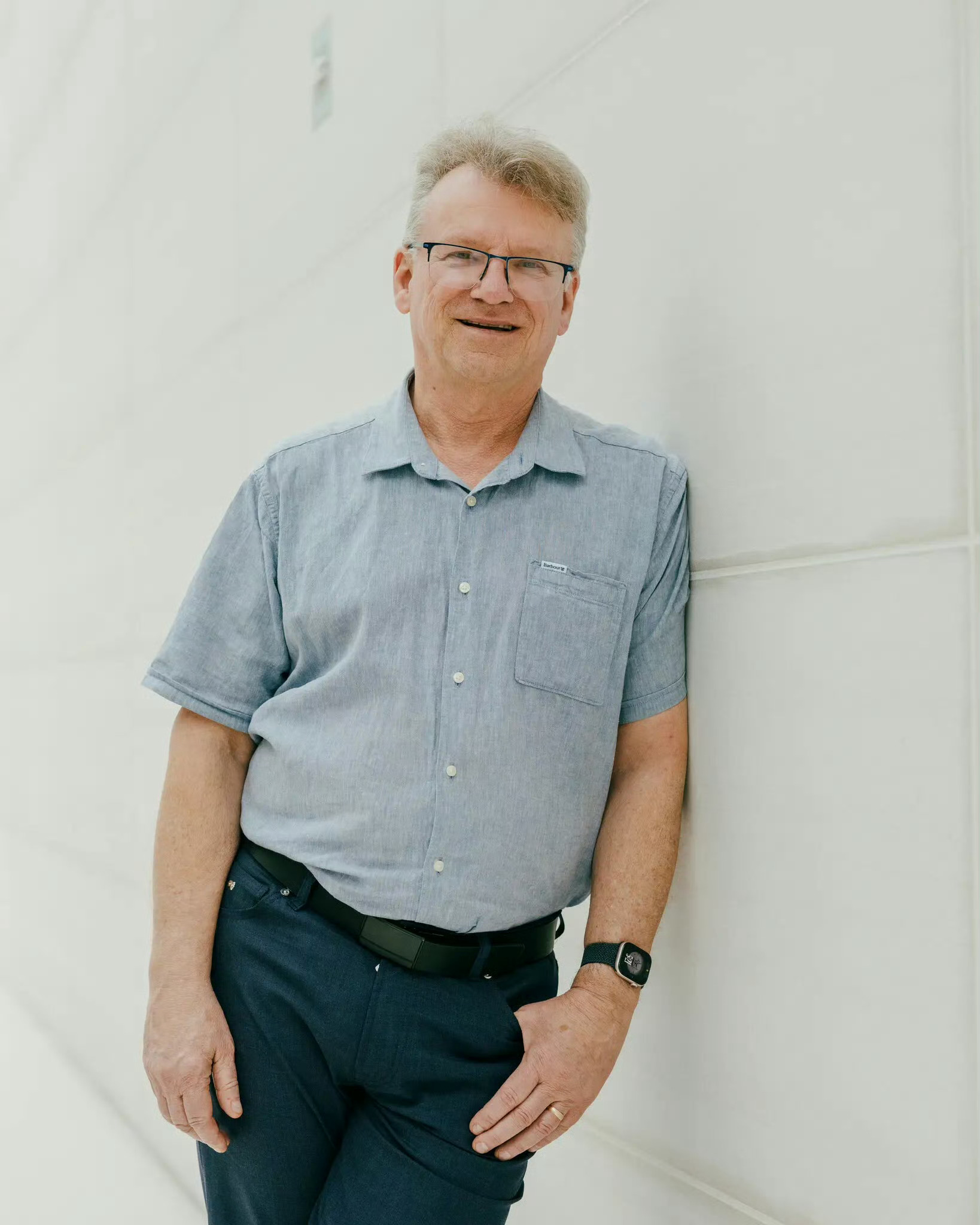 苹果第8号员工“如今 64 岁的他，已成为当今经济环境下日益稀缺的一类人：整个职