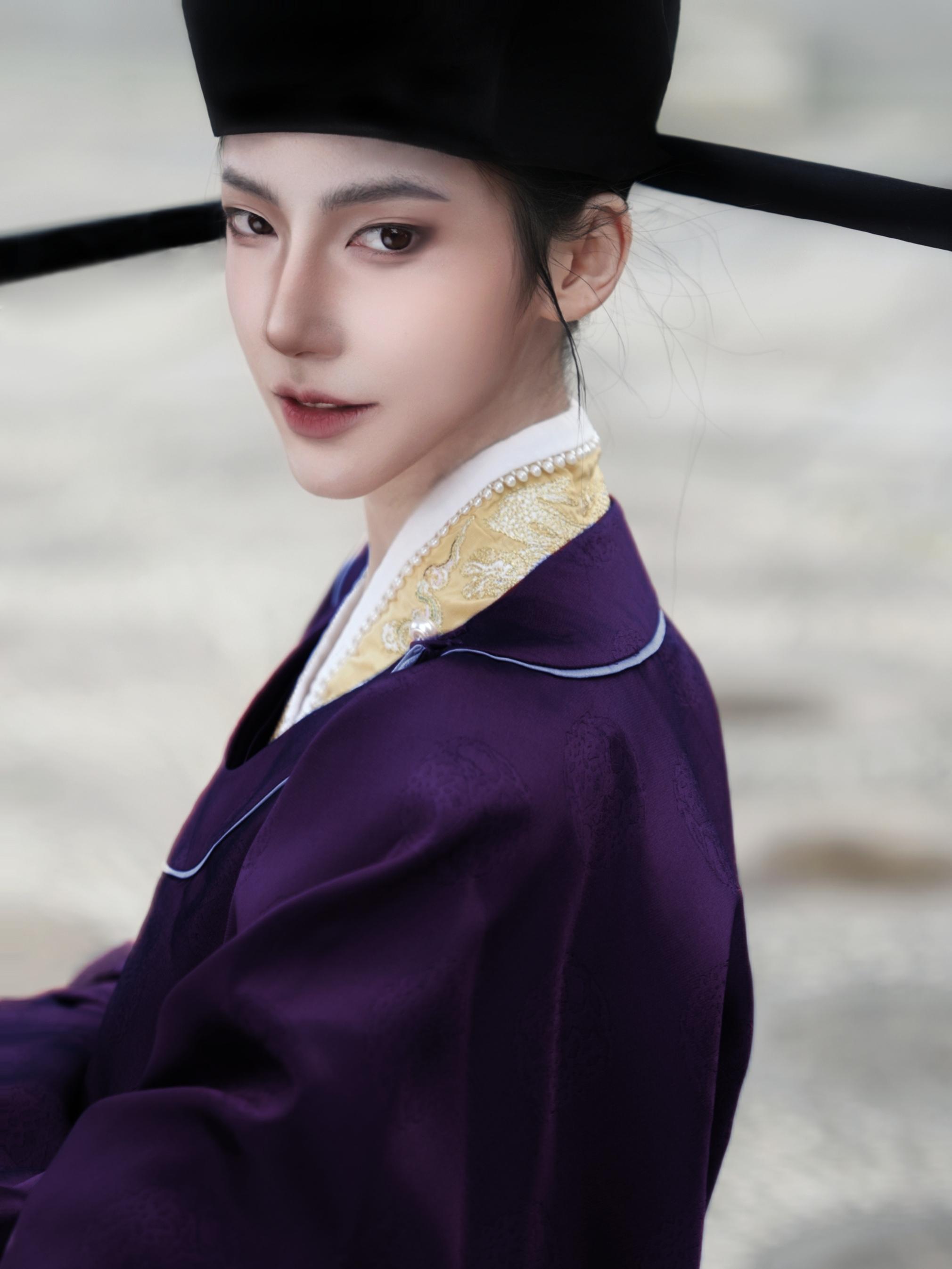 不许说我看起来像奸臣