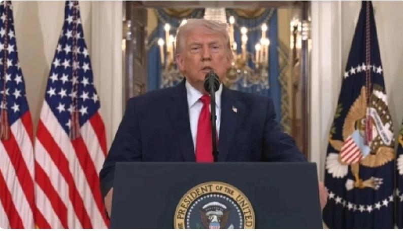 特朗普又“赢”了。当地时间4月1日他在白宫拍着桌子说，对伊朗的军事行动取得“快速