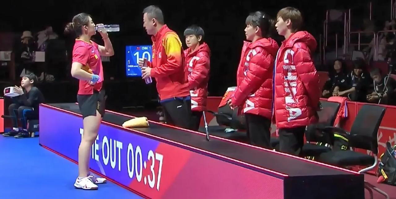 中国女团率先晋级决赛！
#釜山世乒赛团体赛# 半决赛，中国女团3-0战胜法国女团