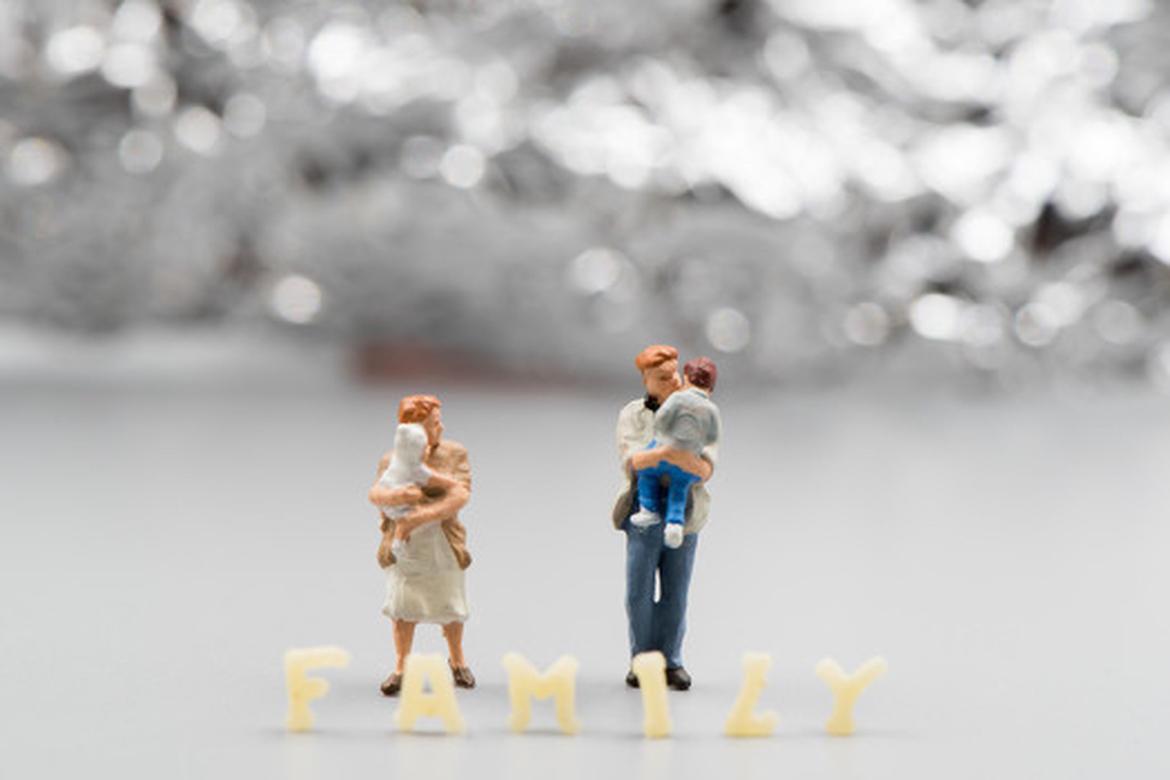 女子为爱远嫁15年陪丈夫吃苦，生下3个孩子，靠娘家接济，日子清贫却安稳，自从丈夫