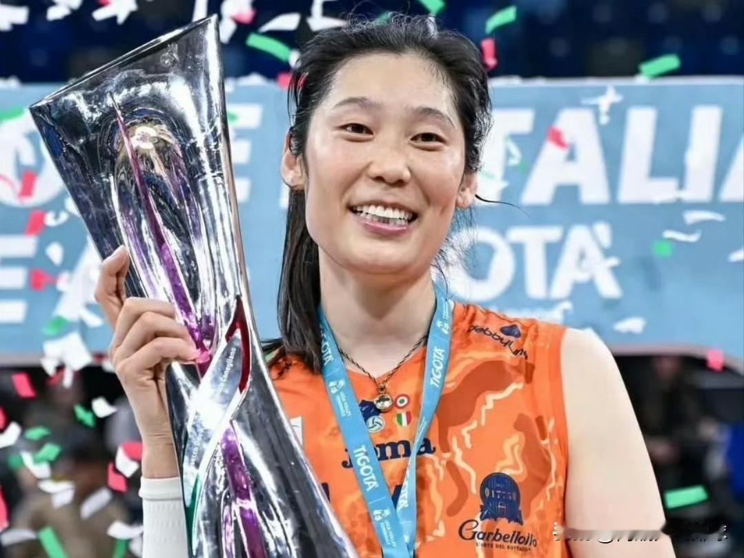 龚翔宇、李盈莹和王媛媛归队，正在争战欧冠的朱婷还有机会吗？

4月29日的中国女