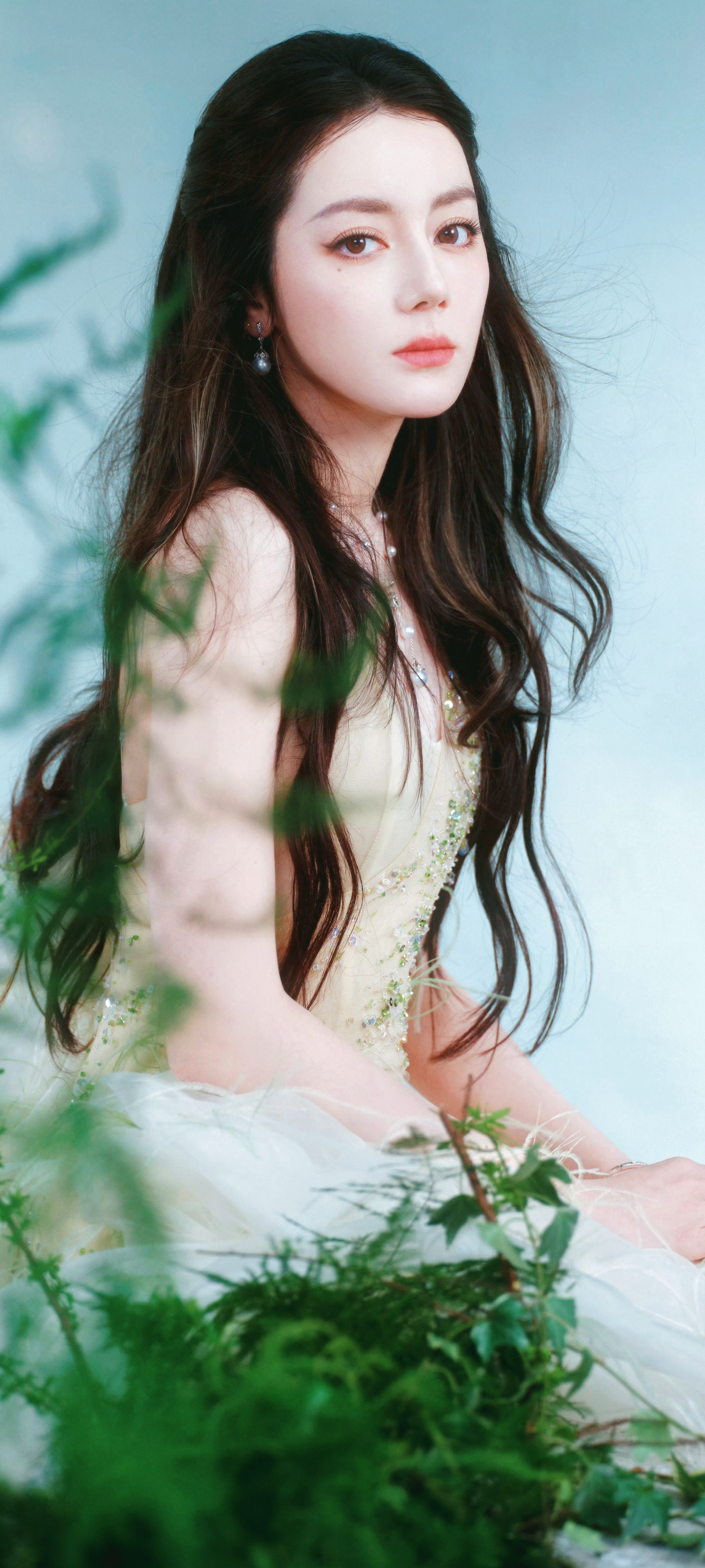 迪丽热巴工作室出图绝美的脸蛋，超绝身材❤️ ​​​