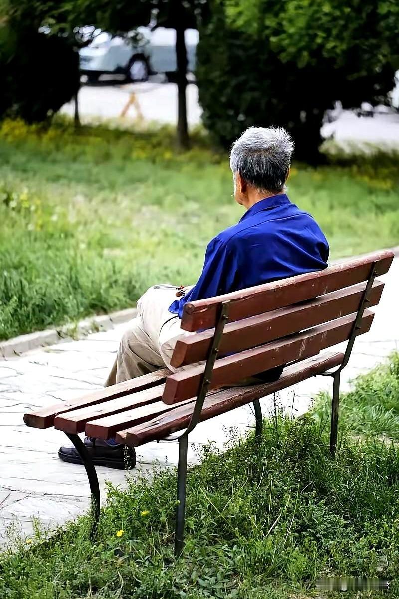46岁的气质美人摆在面前，谁看谁迷糊，可一听附带个17岁的“大礼包”，这腿谁还敢