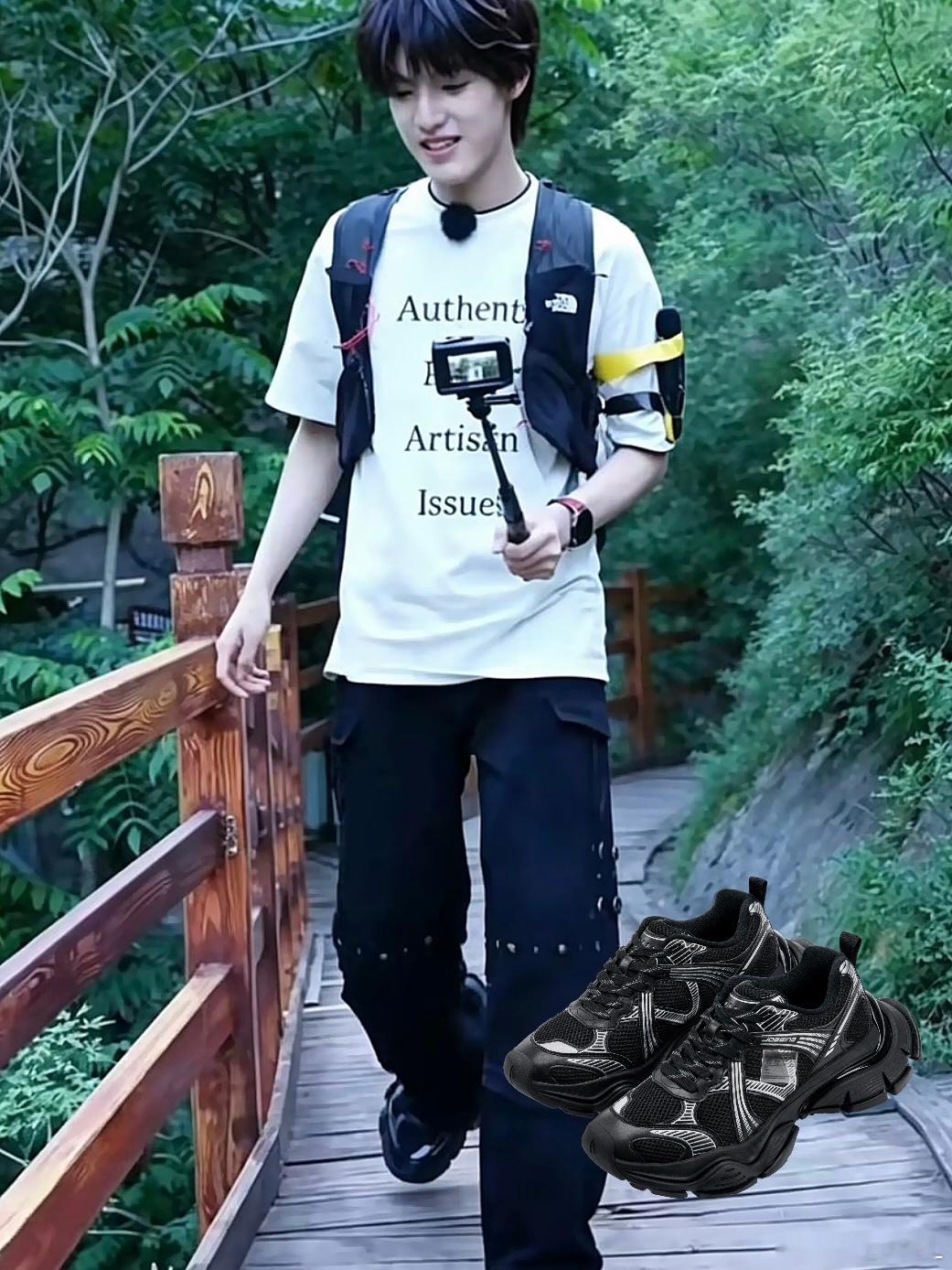 麻烦张泽禹宝宝焊在镜头前吧📷上脚【xVESSEL「涟漪」黑银配色】这抹深邃色泽