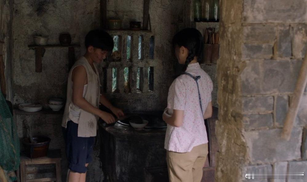 谁的童年被唤醒！《青铜葵花》电影把课本画面拍活，麦田里的身影，那些温暖，刻在记忆