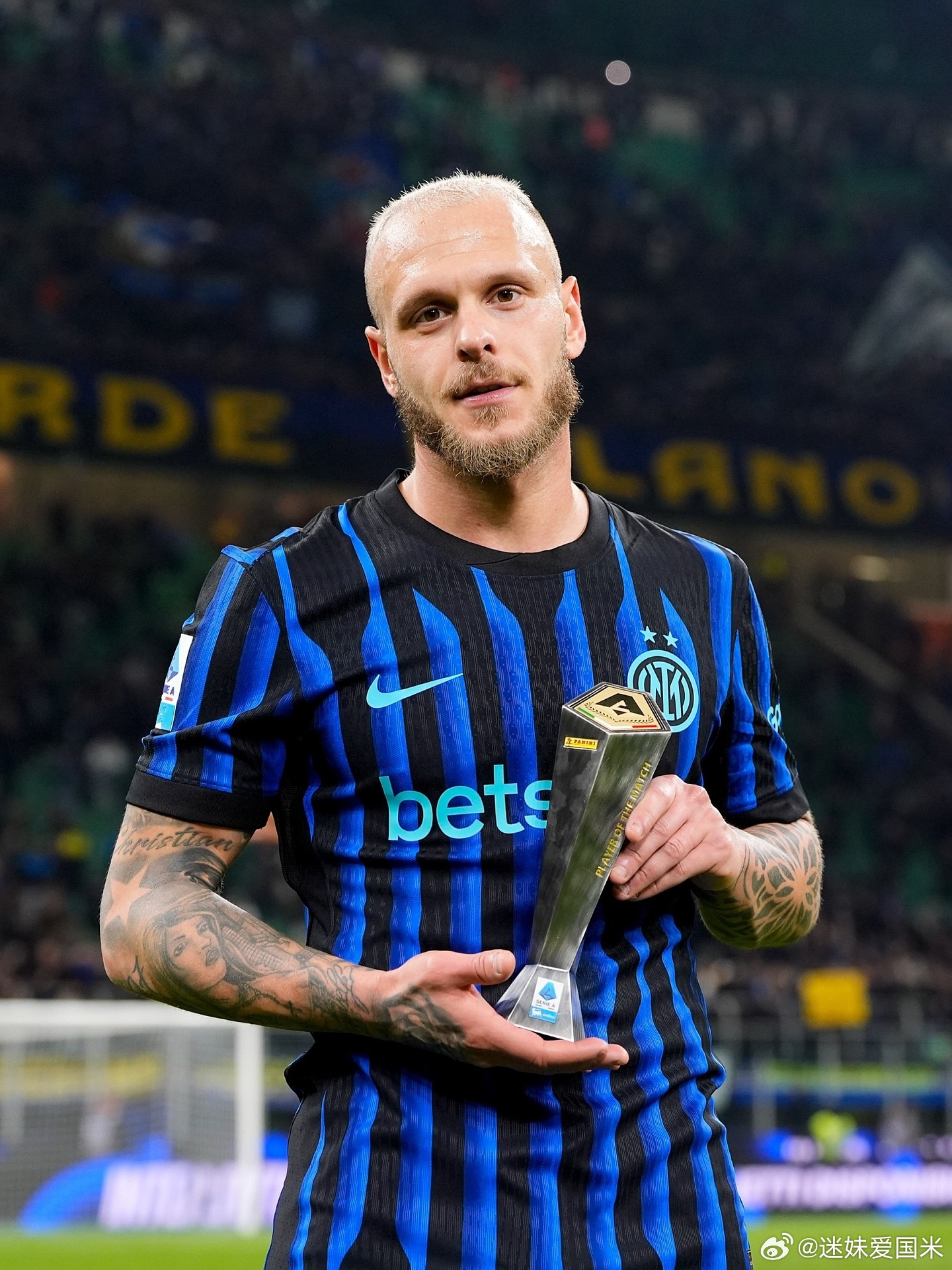 迪马尔科凌空破门打破僵局再次拿到最佳球员奖杯，前一段时间是劳塔罗最佳拿到手软，现