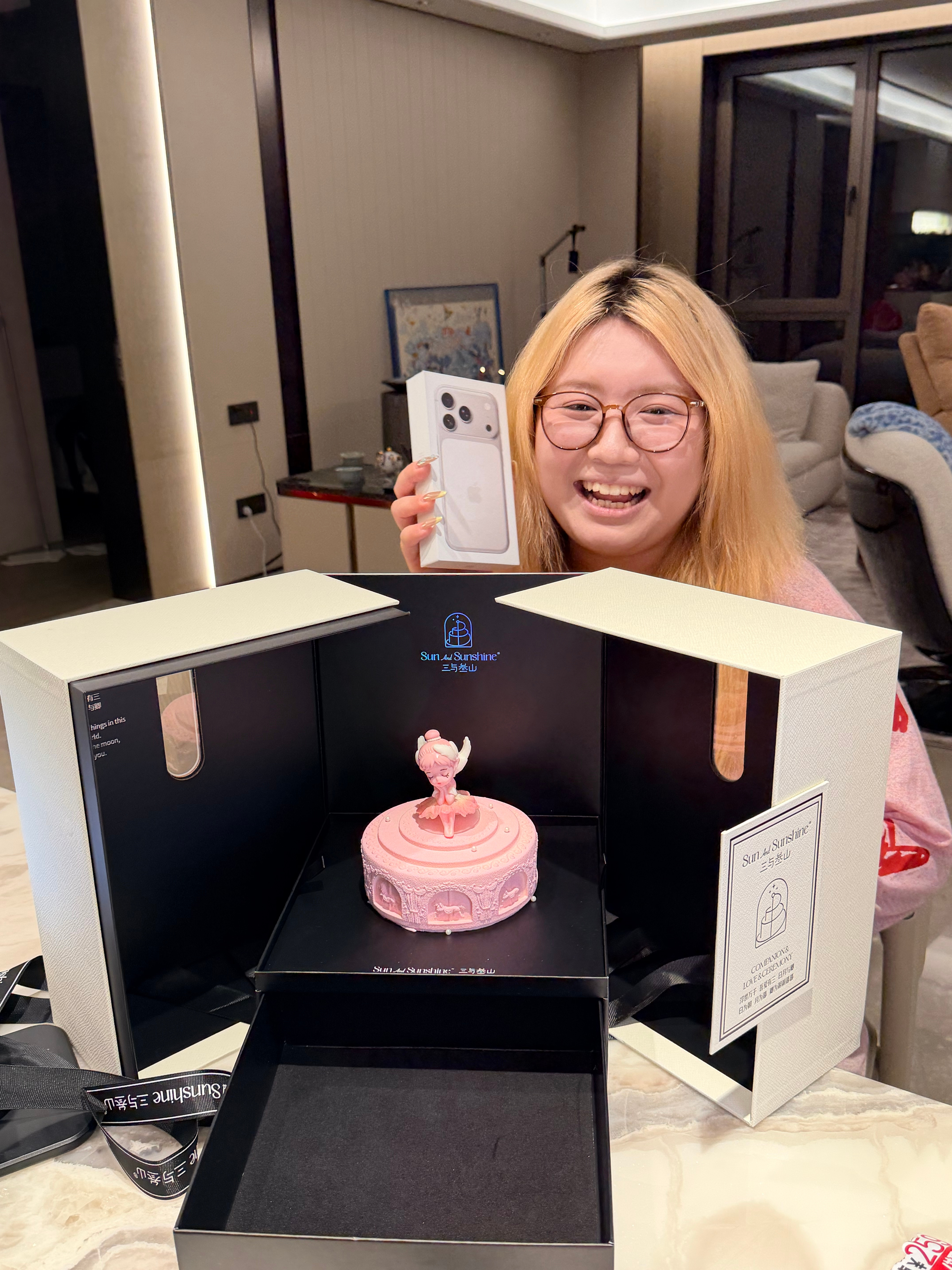 哇哈哈哈哈哈哈哈哈哈谁收到了17pro 1TB我不说祝wuli大锅子生日快乐！ 