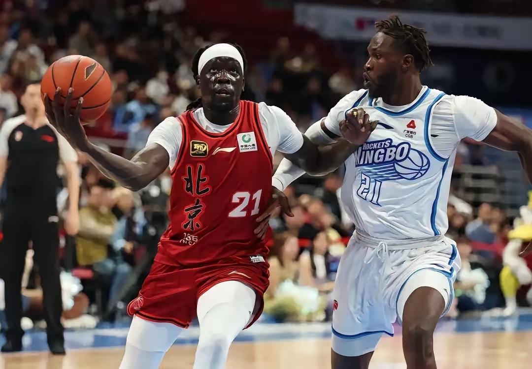 奥莫特啊何德何能重披北汽男篮战袍？                       