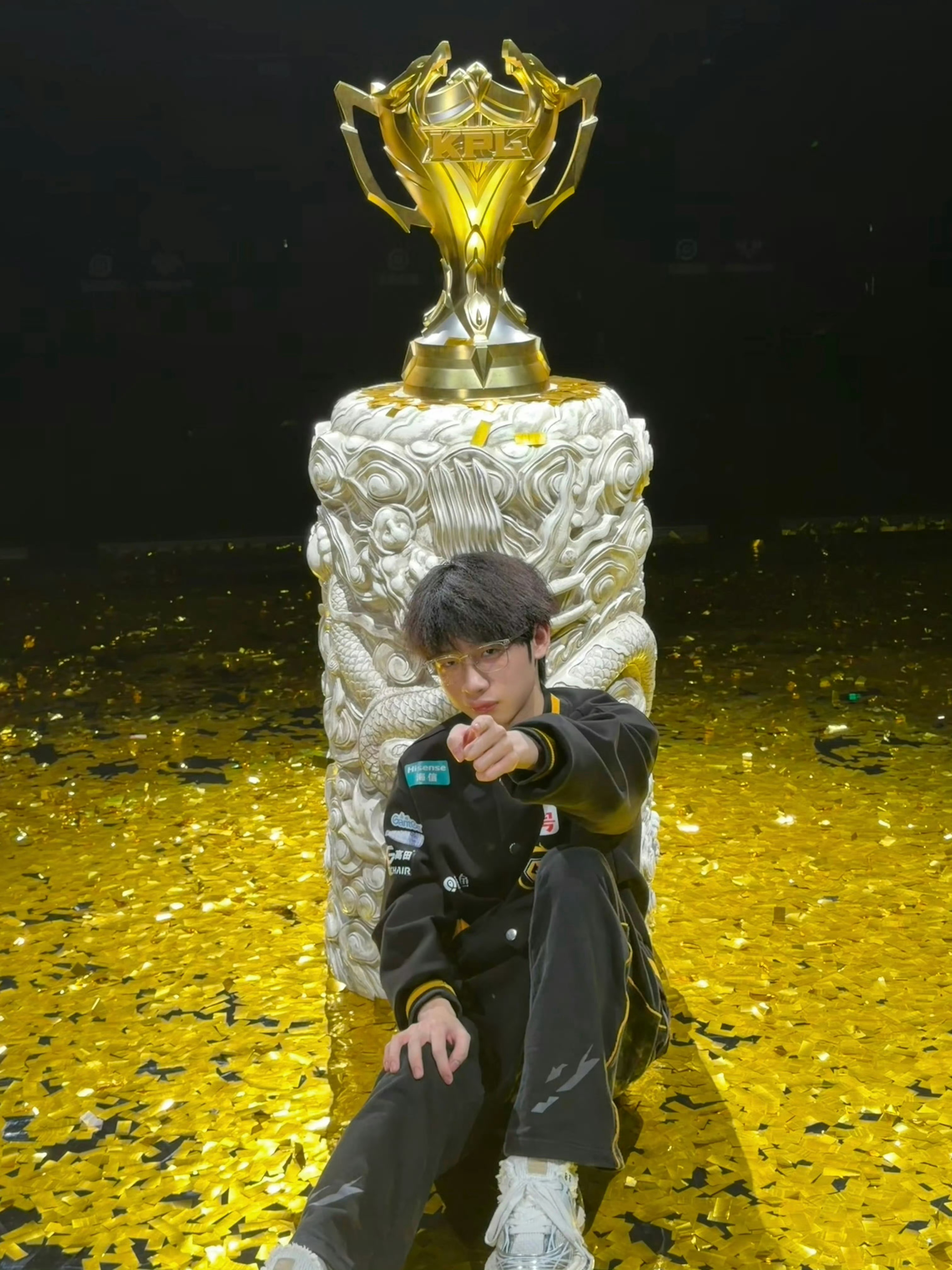 裹着心的光[音乐] 出发就走的到 来时路不会被剪断｜网页链接｜网页链接