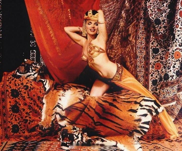 照片中的历史 玛丽莲·梦露的克利奥帕特拉造型（图1，图2，图3）——这是玛丽莲1