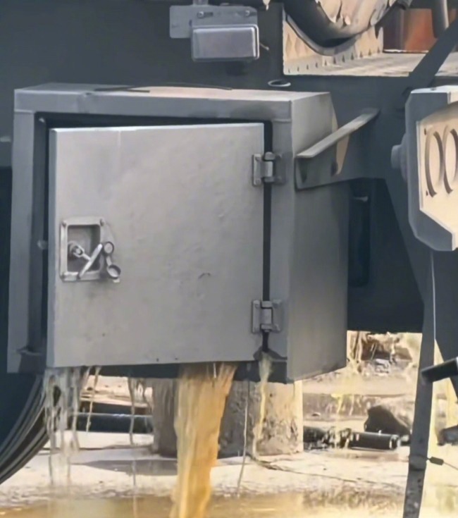 #淄博危化品罐车洗车污水直排#【#官方回应罐车洗车污水直排已取样#】1月6日，有