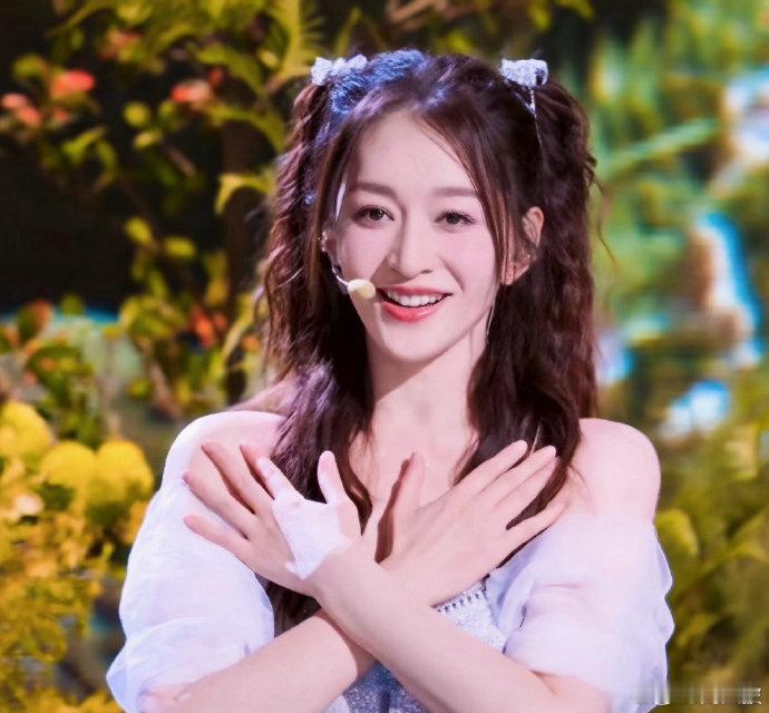 北舞运动会跳李小冉版心愿便利贴歌声清甜舞姿养眼，妥妥视觉听觉双重享受 