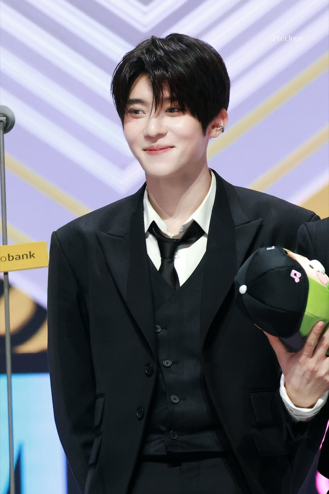 他真是一个猪猪呀 