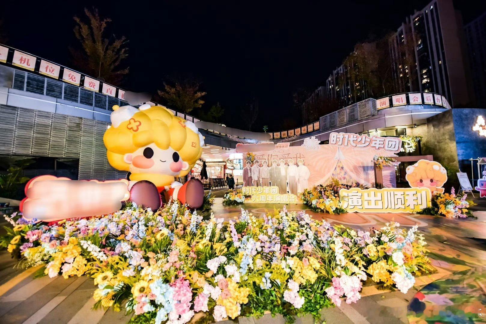 随手一拍都是我爱的人！每个角落都好拍，内存直接告急啦。 